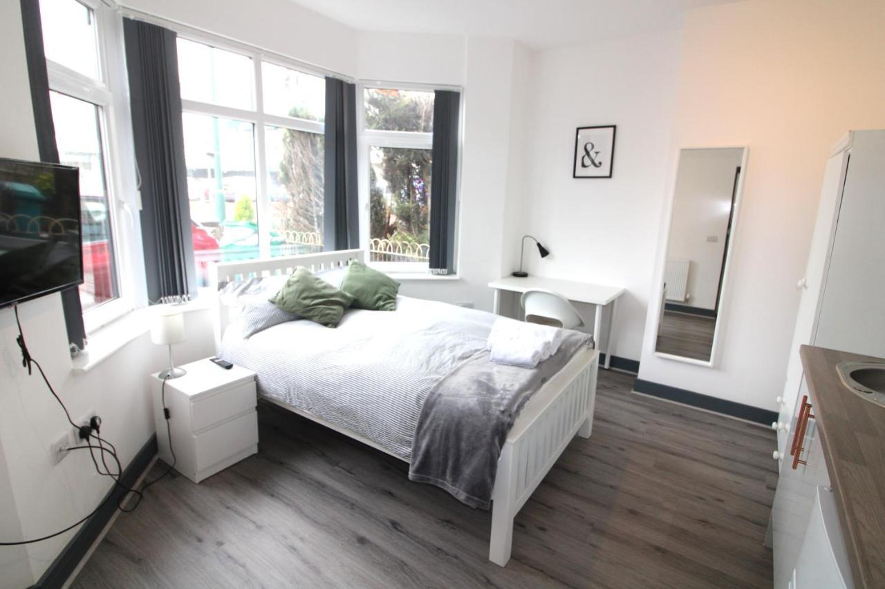 Newly Refurbished Studio, Great Location 8 Studios Nottingham Ngoại thất bức ảnh