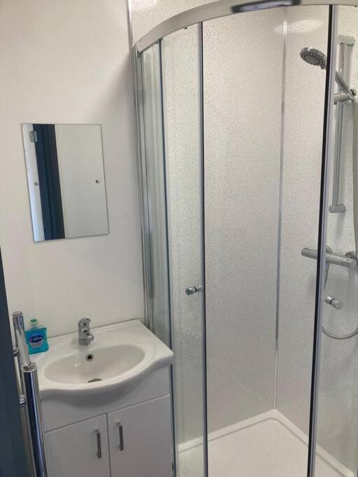 Newly Refurbished Studio, Great Location 8 Studios Nottingham Ngoại thất bức ảnh