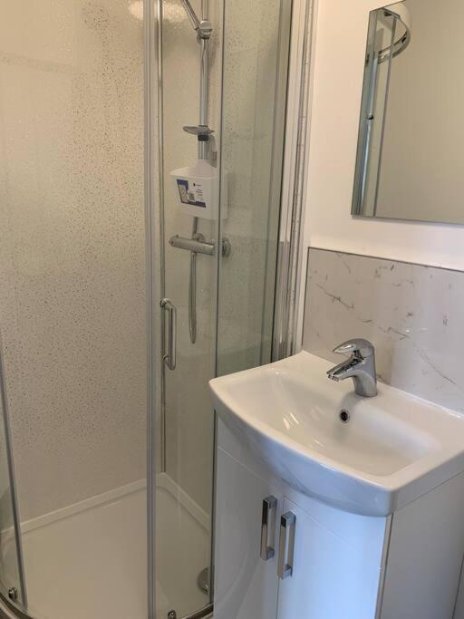 Newly Refurbished Studio, Great Location 8 Studios Nottingham Ngoại thất bức ảnh