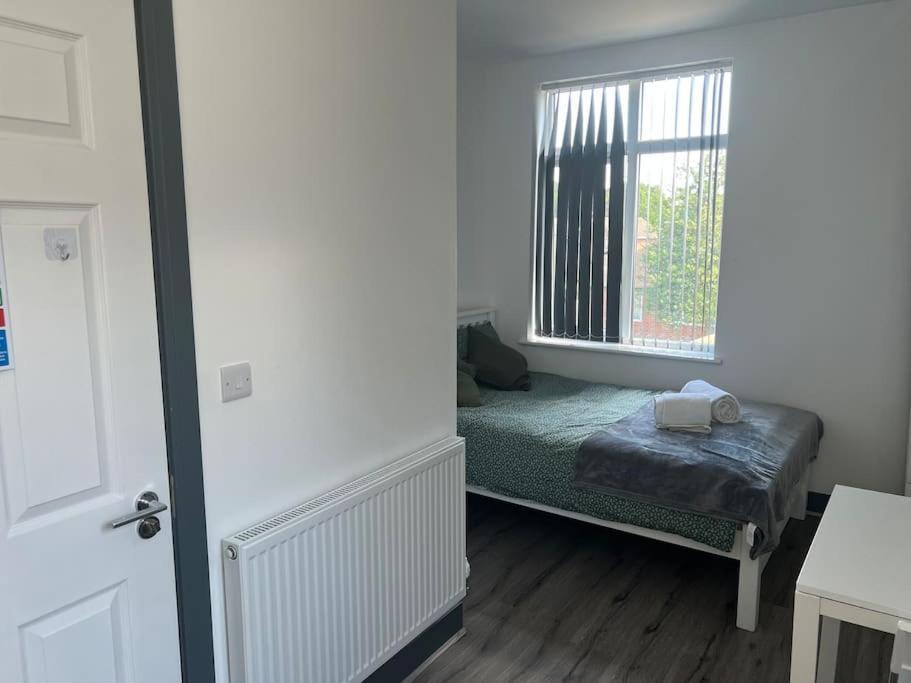 Newly Refurbished Studio, Great Location 8 Studios Nottingham Ngoại thất bức ảnh