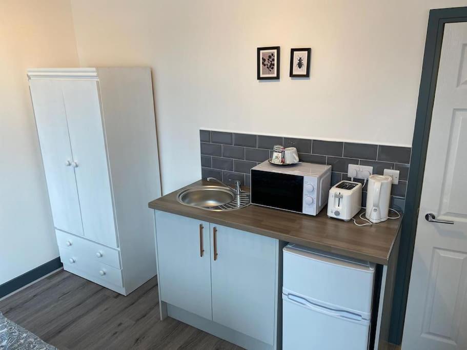 Newly Refurbished Studio, Great Location 8 Studios Nottingham Ngoại thất bức ảnh