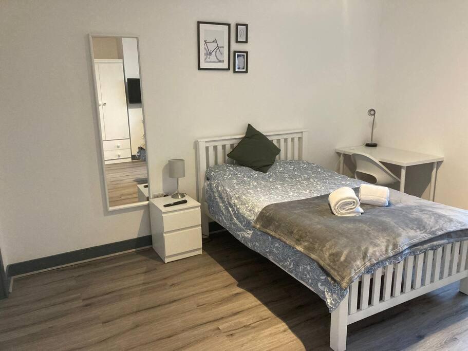 Newly Refurbished Studio, Great Location 8 Studios Nottingham Ngoại thất bức ảnh