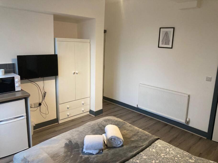 Newly Refurbished Studio, Great Location 8 Studios Nottingham Ngoại thất bức ảnh