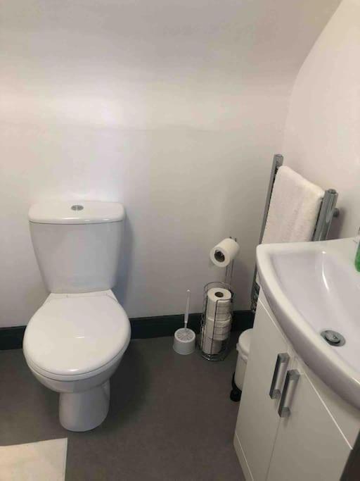Newly Refurbished Studio, Great Location 8 Studios Nottingham Ngoại thất bức ảnh